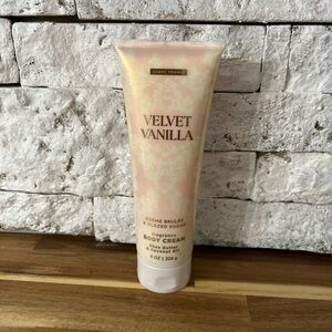 Scent Theory - Velvet Vanilla - Body Cream Lotion 8 oz.    New
